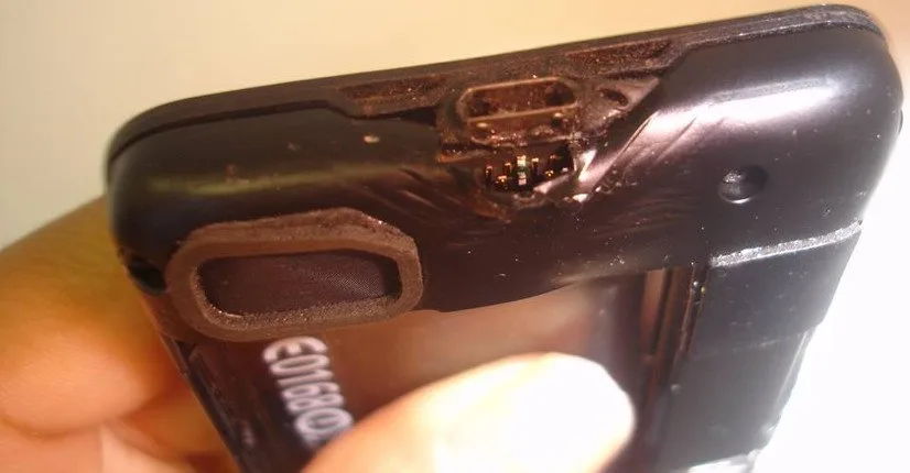 Lumia 620 tem início de combustão durante recarga