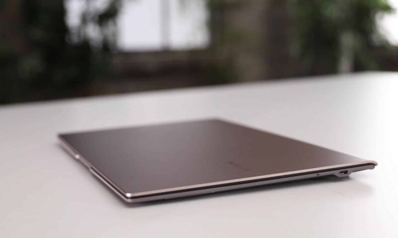 Samsung Book S