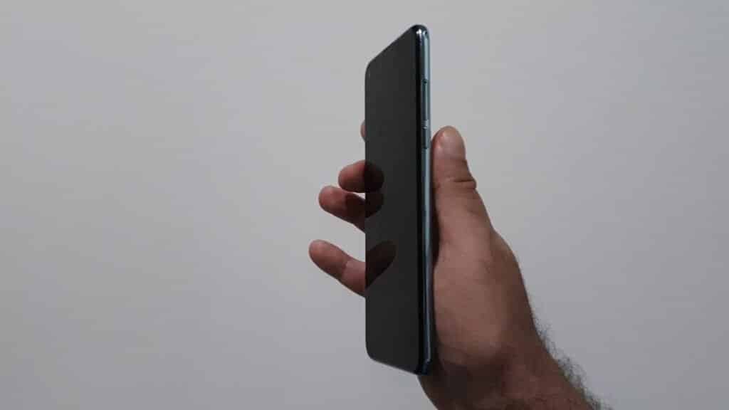 LG K61 - Lateral direita