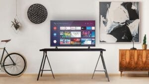 TCL P615 é anunciada no Brasil com Android TV, tela 4K e foco em ambientes pequenos