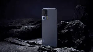 CES 2023: TCL 40 R 5G, 40 SE e 408 são anunciados com conjunto intermediário e design atualizado