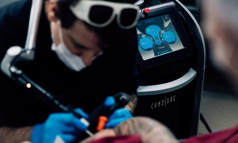 Como o laser atua na remoção de tatuagens?