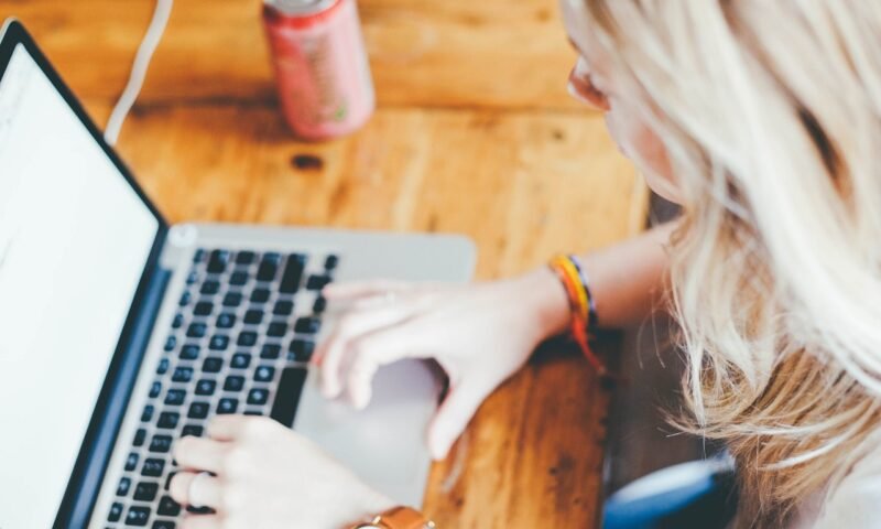 Organização social oferece projetos de tecnologia gratuitos para estudantes