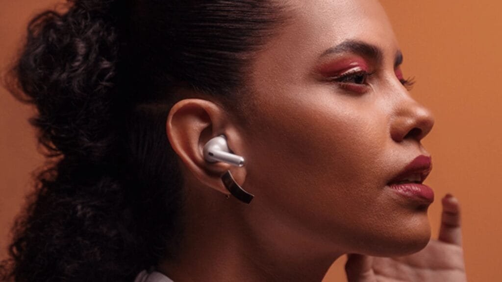 Motorola Buds Plus Sound by Bose