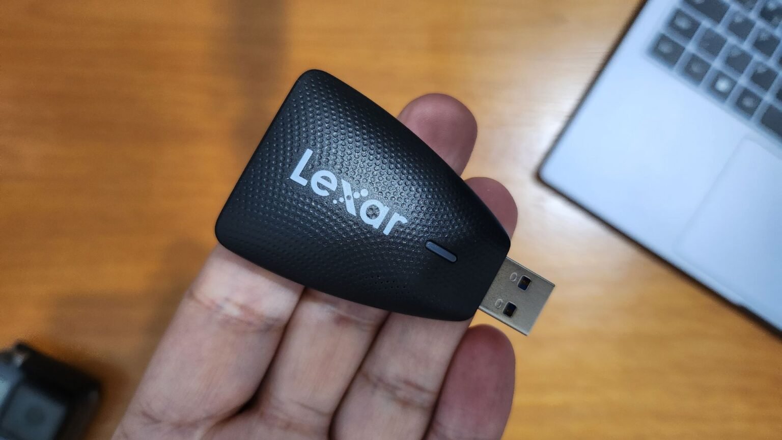 Reader 2 Lexar Multi-Card Reader 2 em 1 facilita o fluxo de dados sem abrir mão ...