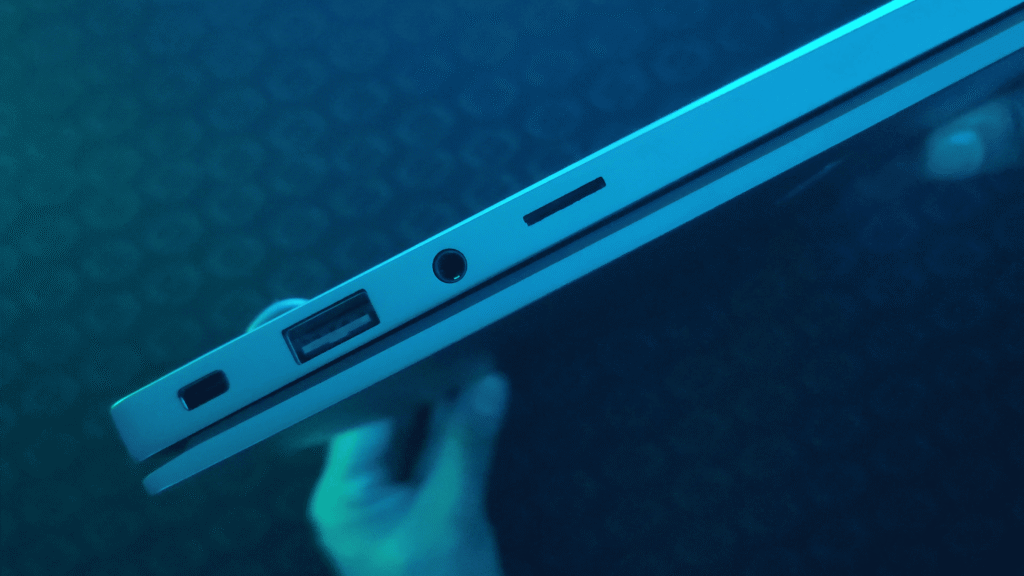 Samsung Galaxy Book4 - Portas e conexões (direita)