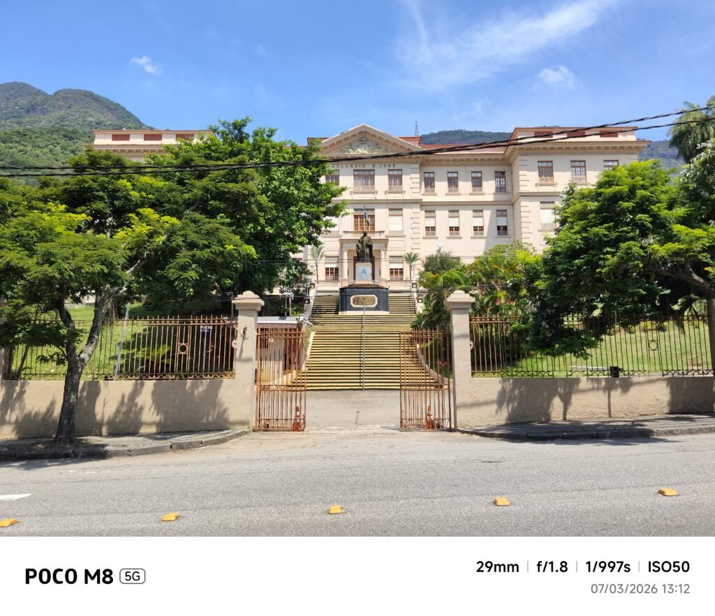 POCO M8 5G - traseira