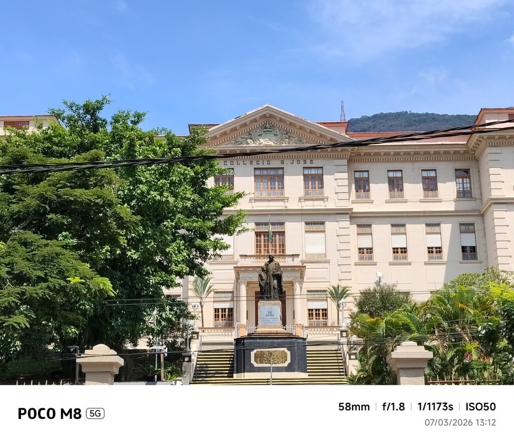 POCO M8 5G - traseira