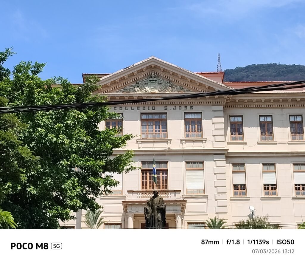 POCO M8 5G - traseira